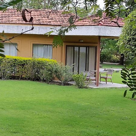 The Meadows Resort And Spa Аурангабад Екстериор снимка