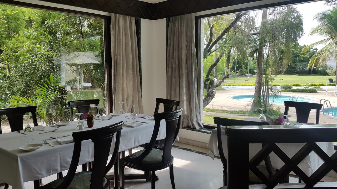 The Meadows Resort And Spa Аурангабад Екстериор снимка